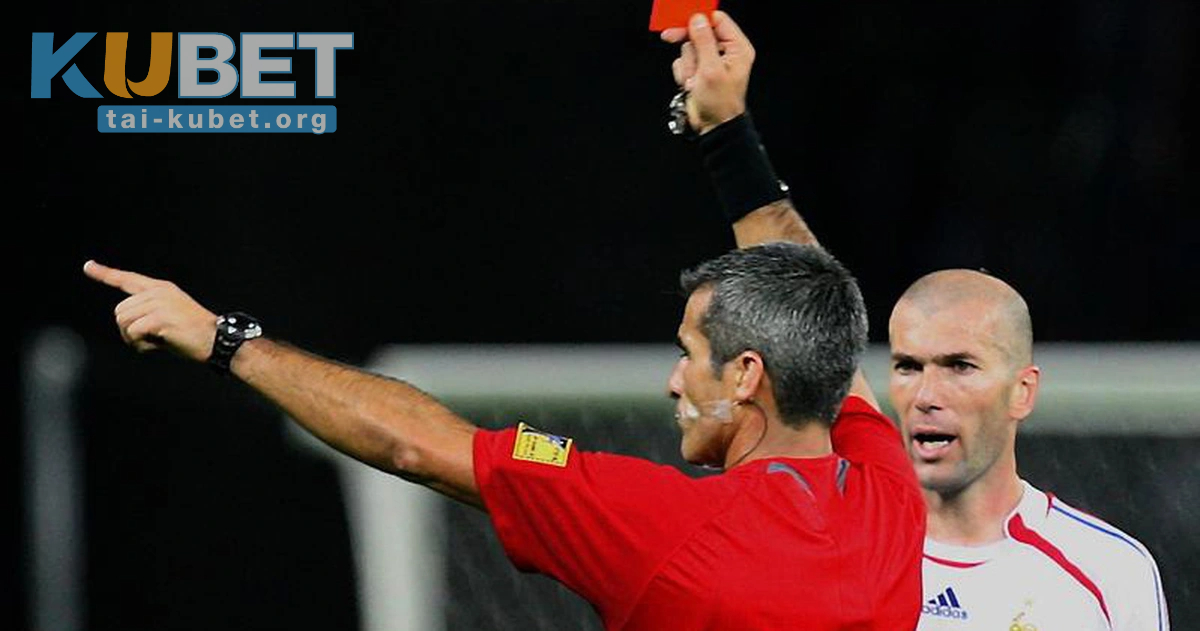 Vai trò của phạt thẻ đỏ là gì?